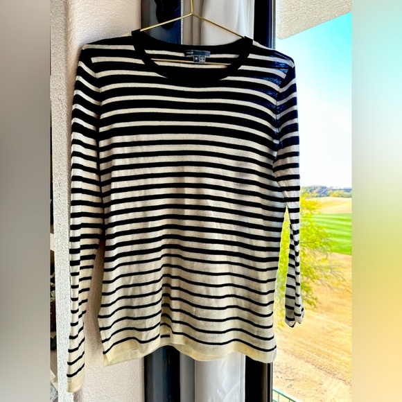 Vince Striped Ombré striped black cream Long Sleeve lightweight  sweater SZ M - Picture 5 of 12